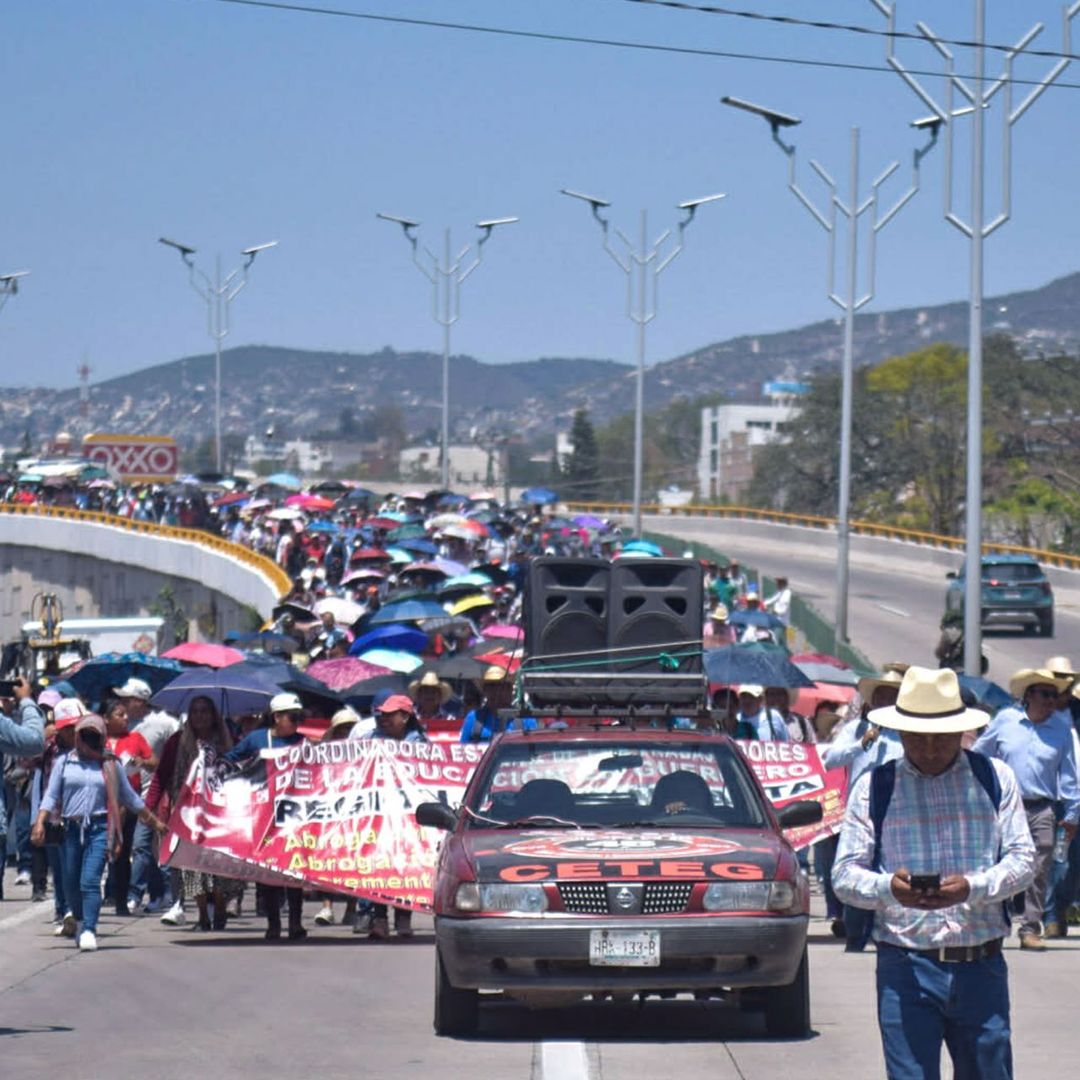 Ceteg bloquea en ambos sentidos la Autopista del Sol